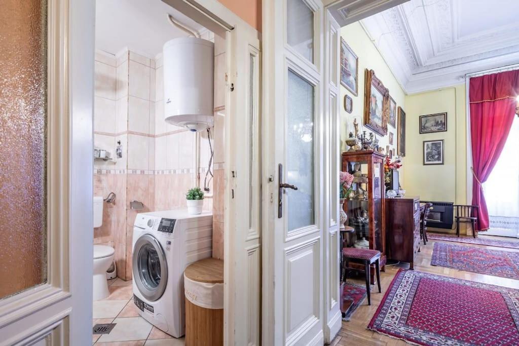 Jozsef-Corvin Central Budapest Bagian luar foto