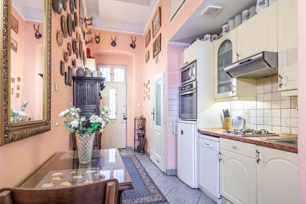 Jozsef-Corvin Central Budapest Bagian luar foto
