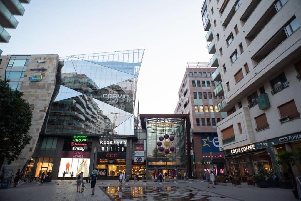 Jozsef-Corvin Central Budapest Bagian luar foto