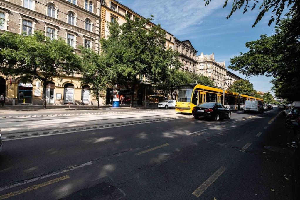 Jozsef-Corvin Central Budapest Bagian luar foto