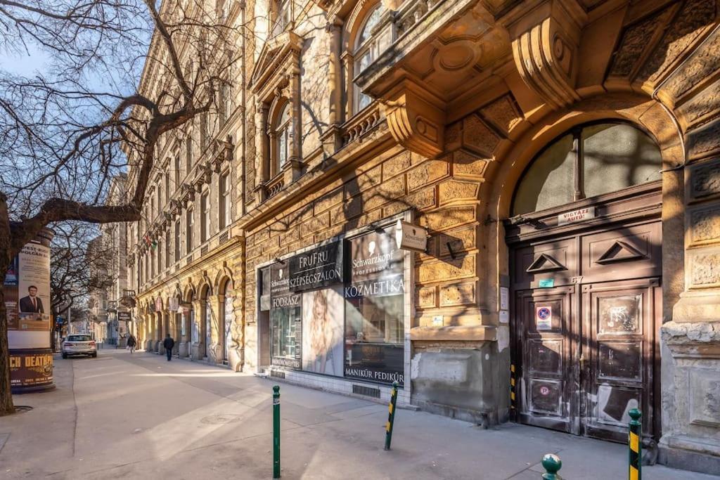 Jozsef-Corvin Central Budapest Bagian luar foto